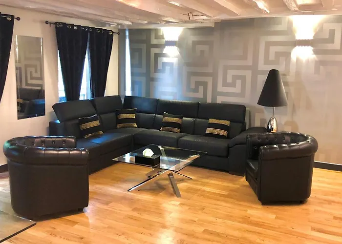 Apartment Champs Elysees 1 Paris